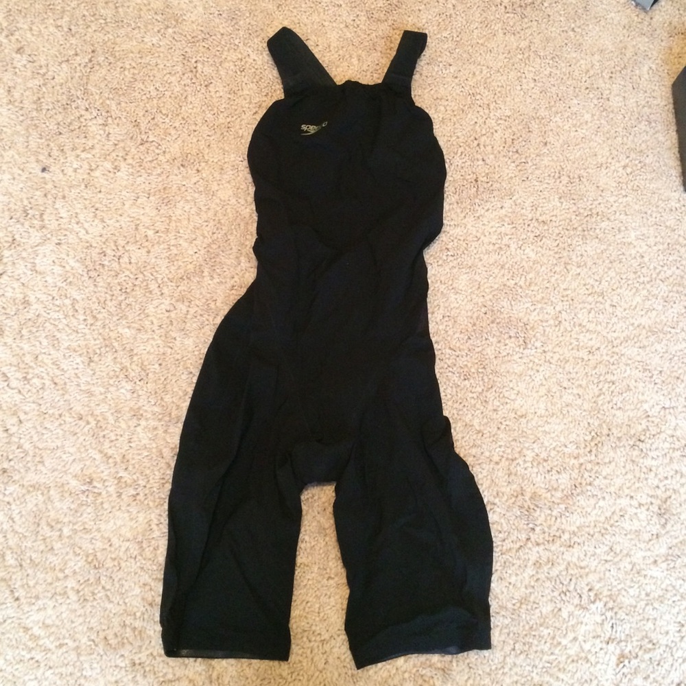 Like new speedo lzr racer elite 2 kneeskin size 24